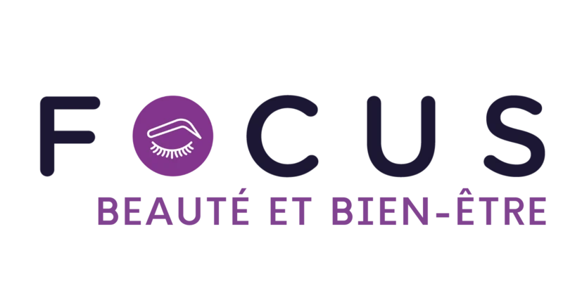 Logo « FOCUS Beauté et bien-être » avec l’icône d’un œil fermé stylisé avec cils et sourcil, à l’intérieur de la lettre « O » sur fond violet.